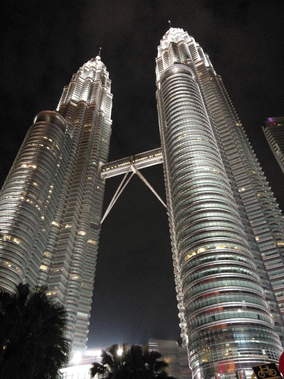 Tuxedo Kl No.1 Rooftop Pool W Skyscraper Views Hotel Kuala Lumpur Exterior photo